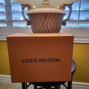 Louis Vuitton X Large gift Storage box 📦.